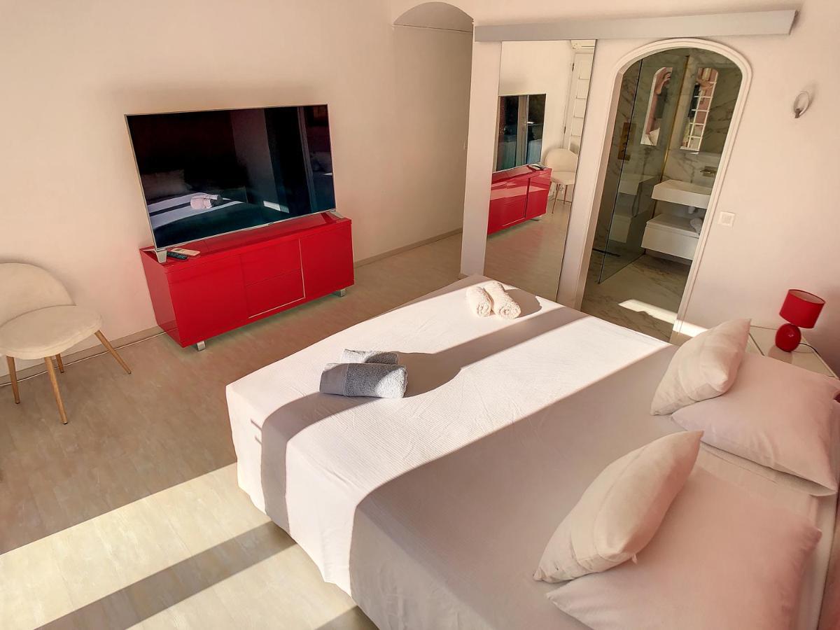 3 Bedrooms Villa Near Cannes - Pool & Jacuzzi - Sea View Mandelieu-La Napoule Exterior photo