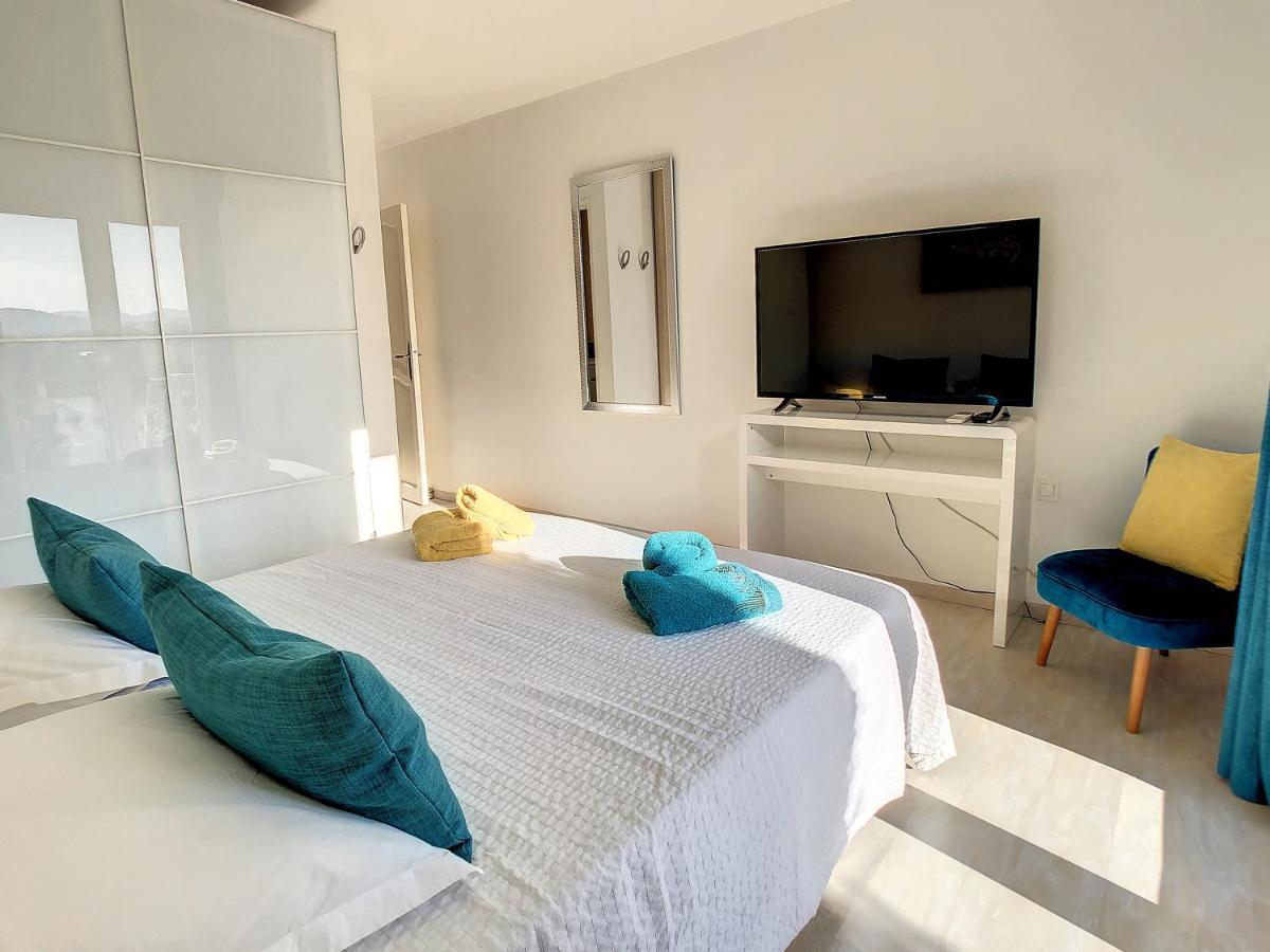 3 Bedrooms Villa Near Cannes - Pool & Jacuzzi - Sea View Mandelieu-La Napoule Exterior photo