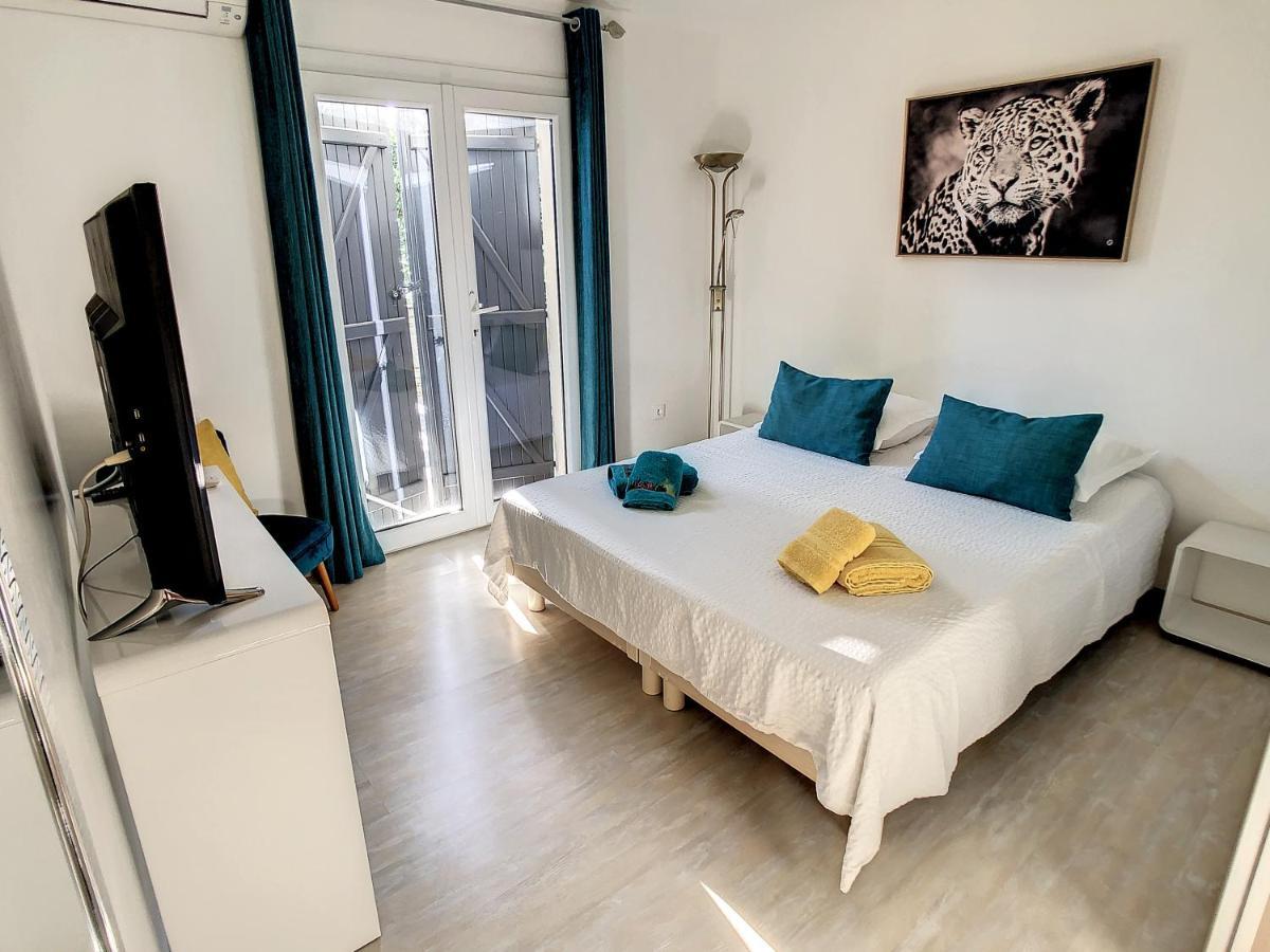 3 Bedrooms Villa Near Cannes - Pool & Jacuzzi - Sea View Mandelieu-La Napoule Exterior photo