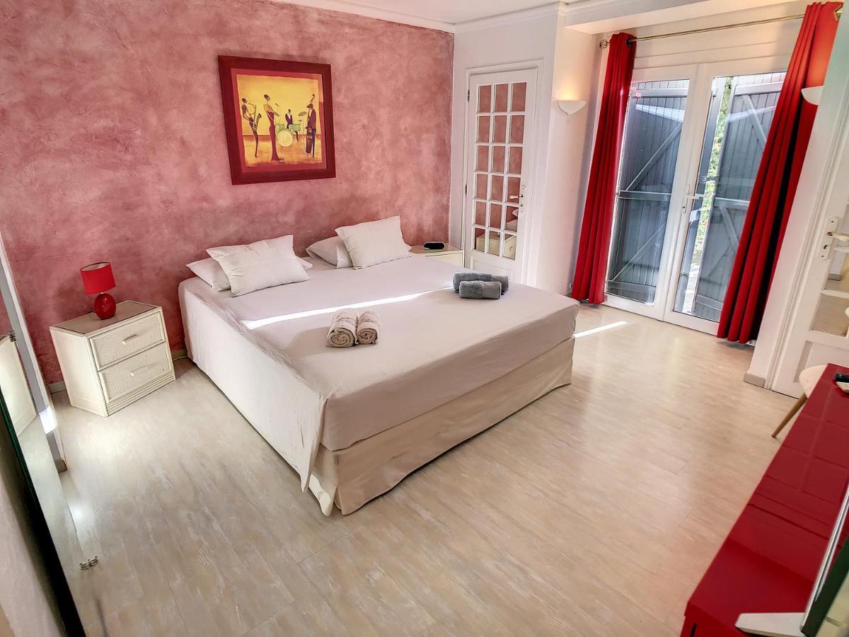 3 Bedrooms Villa Near Cannes - Pool & Jacuzzi - Sea View Mandelieu-La Napoule Exterior photo