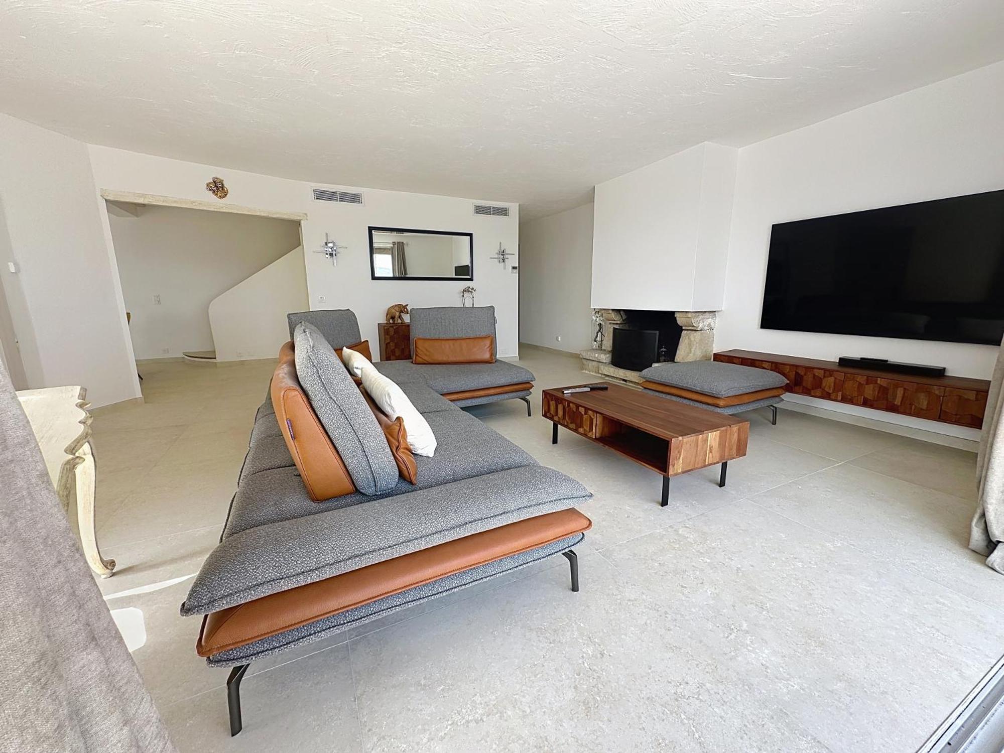 3 Bedrooms Villa Near Cannes - Pool & Jacuzzi - Sea View Mandelieu-La Napoule Exterior photo