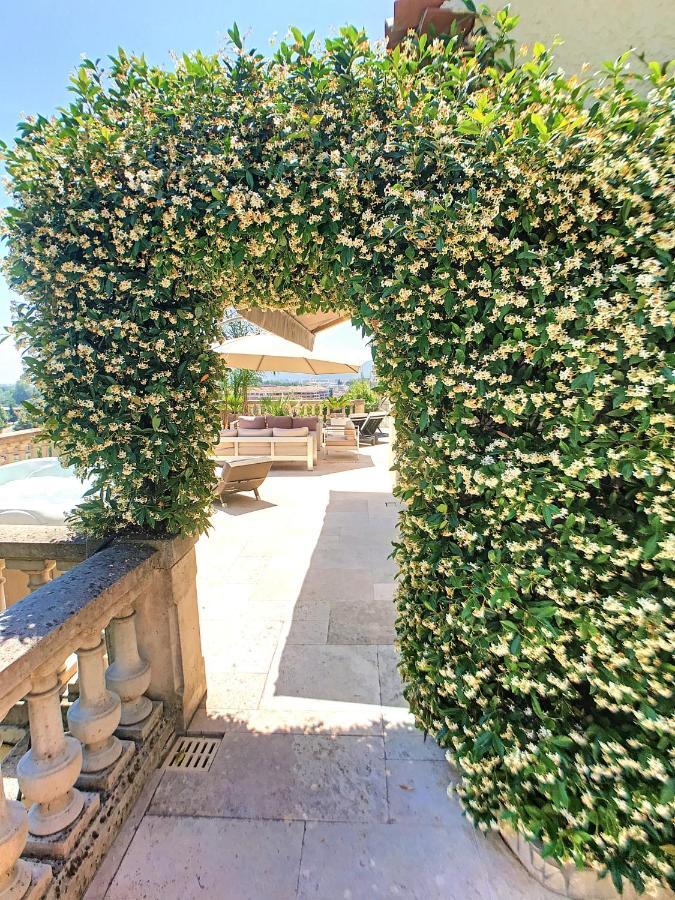 3 Bedrooms Villa Near Cannes - Pool & Jacuzzi - Sea View Mandelieu-La Napoule Exterior photo