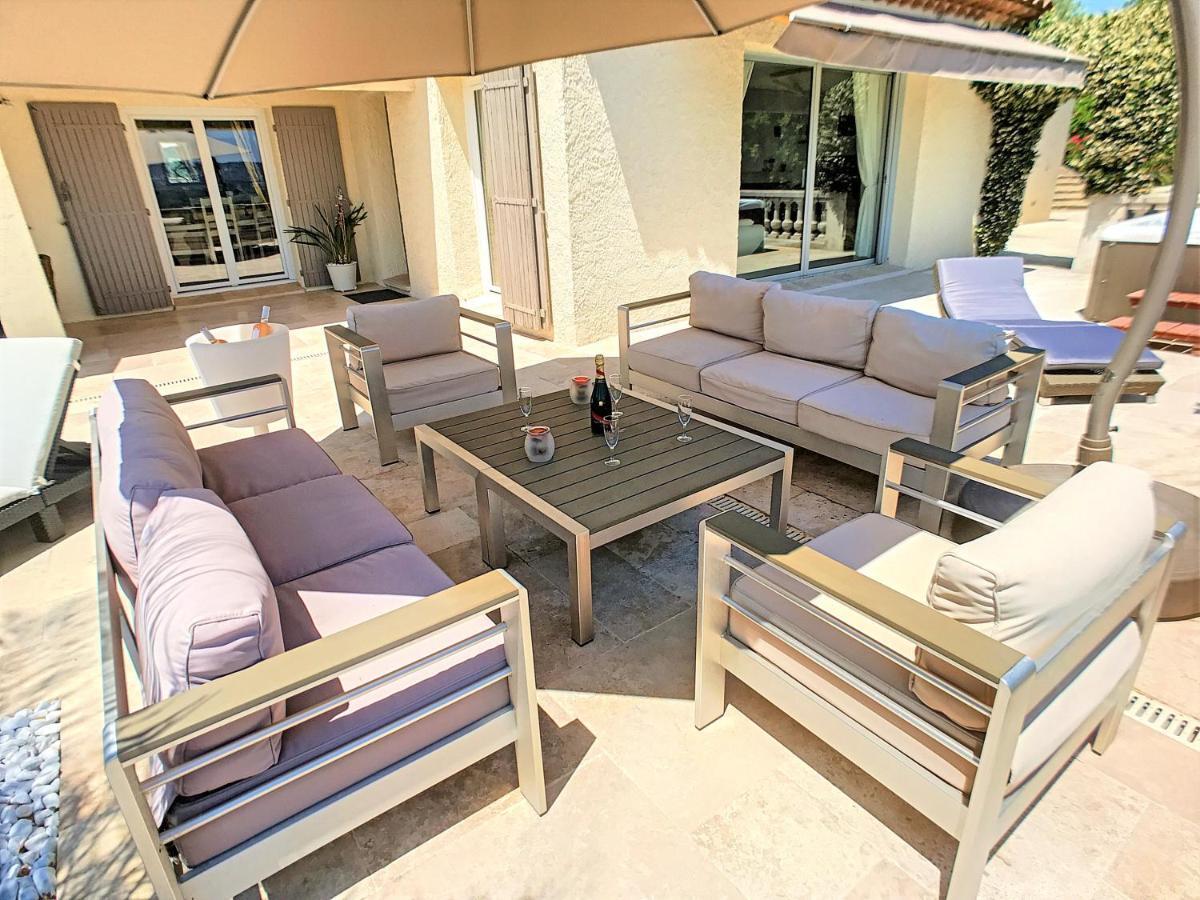 3 Bedrooms Villa Near Cannes - Pool & Jacuzzi - Sea View Mandelieu-La Napoule Exterior photo