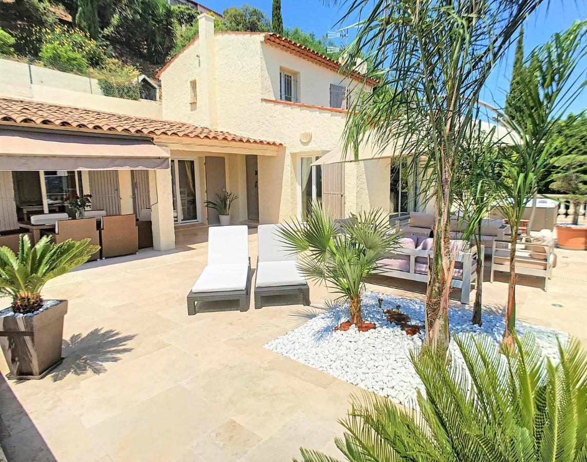 3 Bedrooms Villa Near Cannes - Pool & Jacuzzi - Sea View Mandelieu-La Napoule Exterior photo