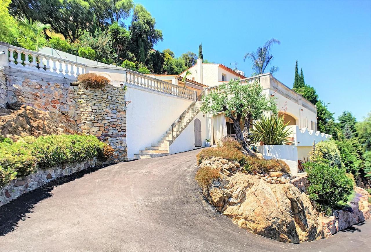 3 Bedrooms Villa Near Cannes - Pool & Jacuzzi - Sea View Mandelieu-La Napoule Exterior photo